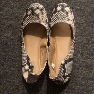 Mossimo Brand Women's Size 8.5 Black White Gray Snakeskin Print Ballet Flats